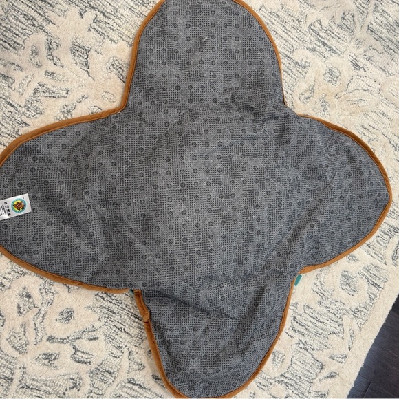 Shy Coyote Pets Teal and Yellow Treat Find Dog Toy Mat - Picture 8 of 8